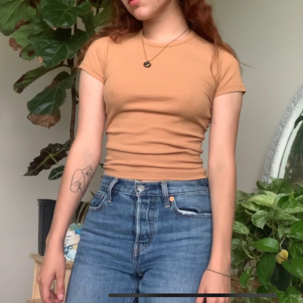 Honey color UO baby tee